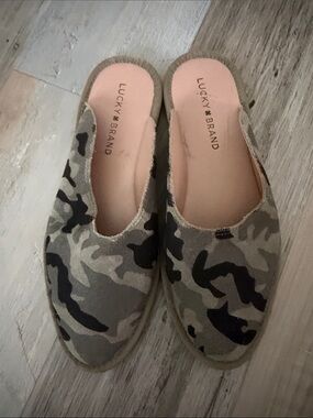Lucky Brand Camo Slide-On Espadrille Mule - Olive and Black